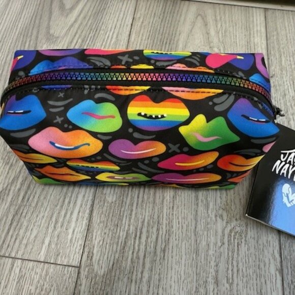 NWT Jason Naylor Kisses makeup bag - Picture 1 of 1